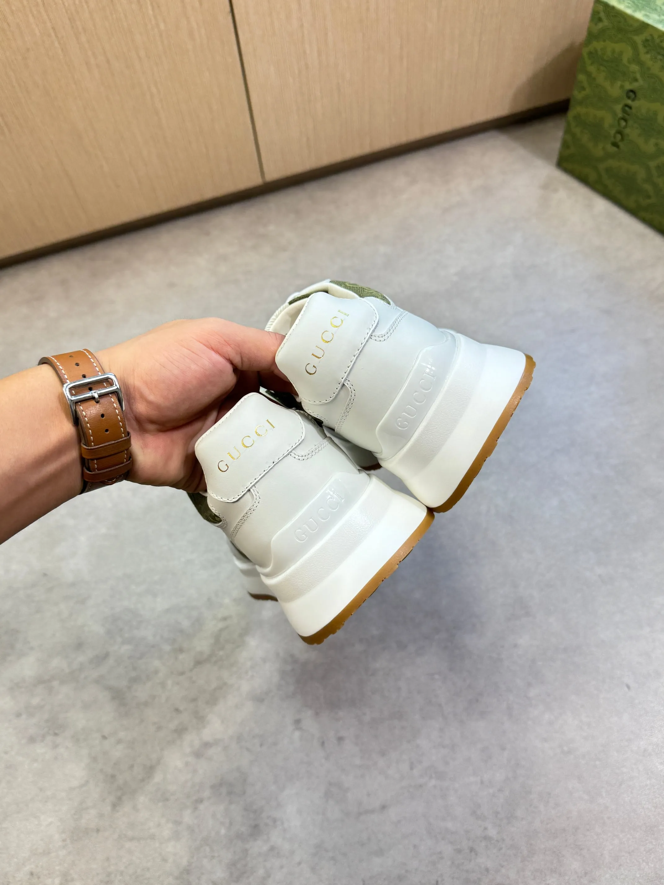Men's shoes 💰800 [Gucci] Gucci - High-end quality original single casual sports shoes - Upper: 🔝 Nappa calfskin, brand totem cloth, tongue cloth label, heel silk screen brand LOGO - Lining: water-dyed cowhide - Outsole: ultra-light T men's shoes 💰U·Rubber; two-color molded outsole -Super high quality control·Fine workmanship: highlighted (high-end·luxury·grade) -Size :38-44 (45, can be customized)·GC0372